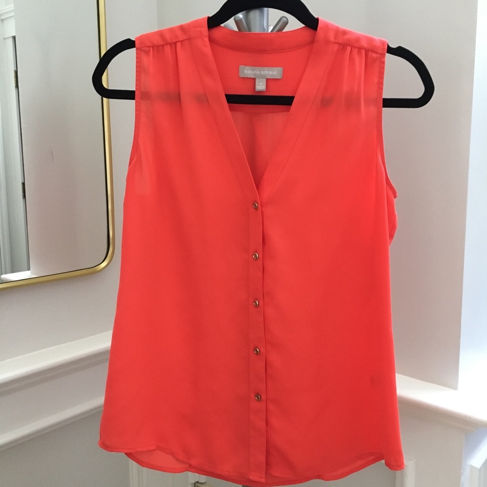 Banana Republic sleeveless blouse size 4